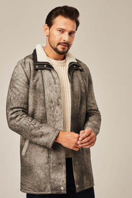 Pánský zimní kožich v odstínech šedé